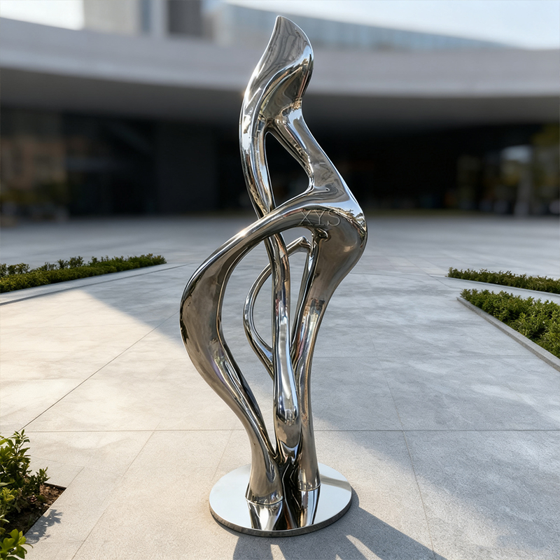 Vlam in beweging spiegel abstracte sculptuur