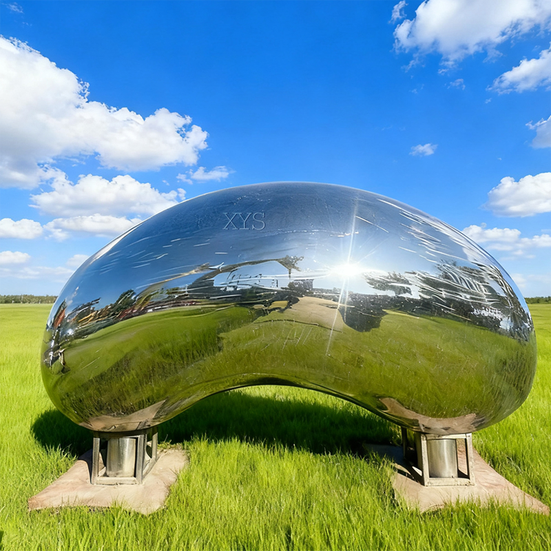 Cloud Pod spiegel abstracte sculptuur
